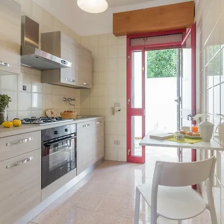 Casa Gaia Con Giardino Apartment *